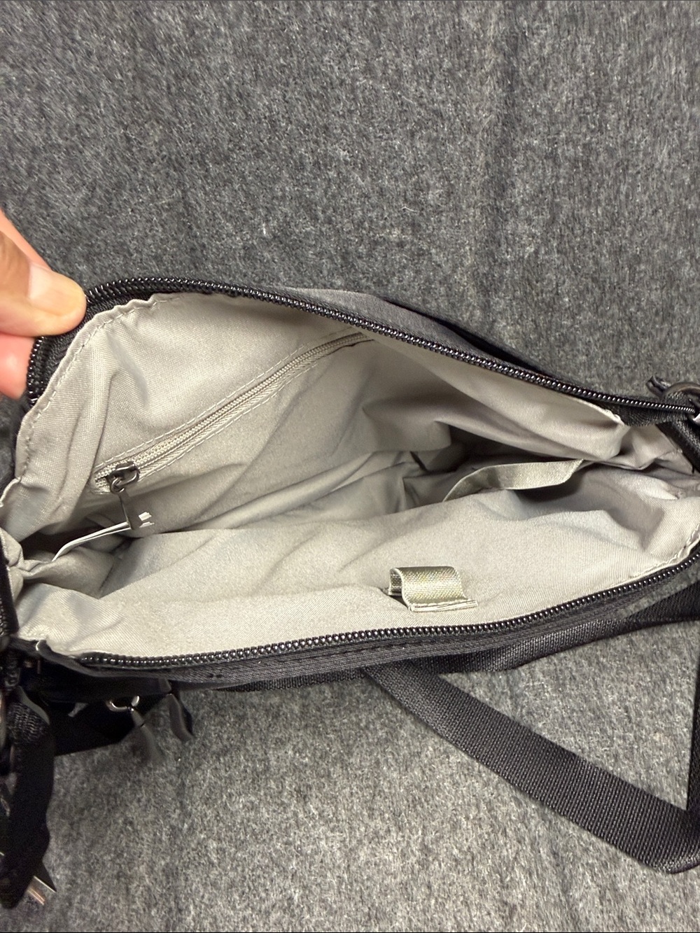 Baggallini Black Nylon Crossbody Messenger Bag - Picture 7 of 10